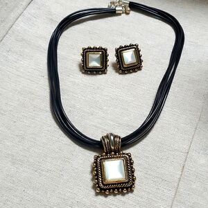 Vintage Mother of Pearl Necklace Earrings Set